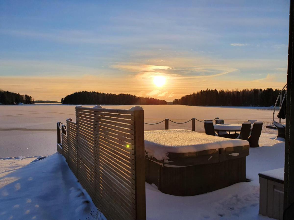 Stunning Log Cabin 45M2 On The Shore Of Kallavesi. Kuopio Bagian luar foto