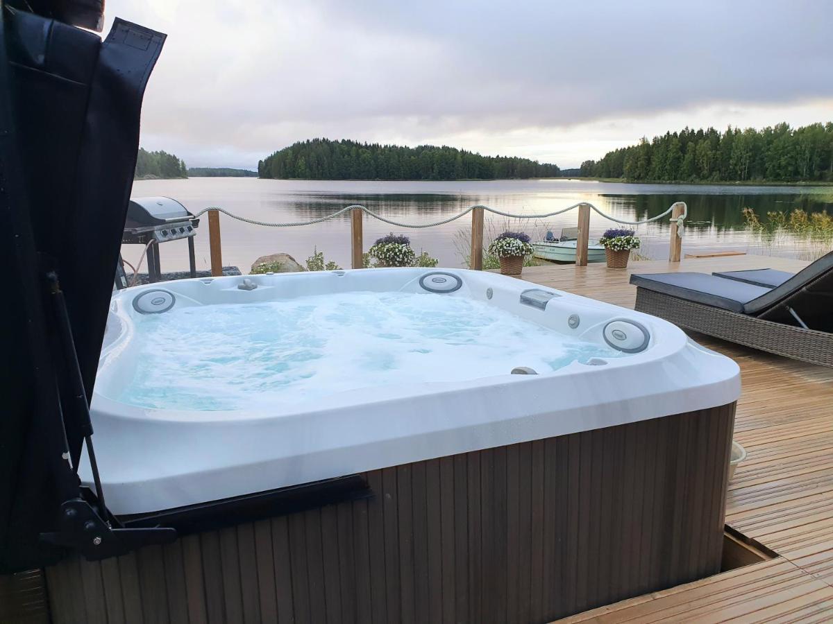 Stunning Log Cabin 45M2 On The Shore Of Kallavesi. Kuopio Bagian luar foto