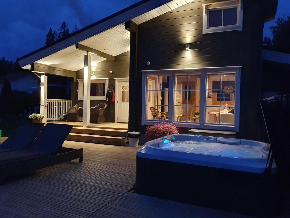 Stunning Log Cabin 45M2 On The Shore Of Kallavesi. Kuopio Bagian luar foto