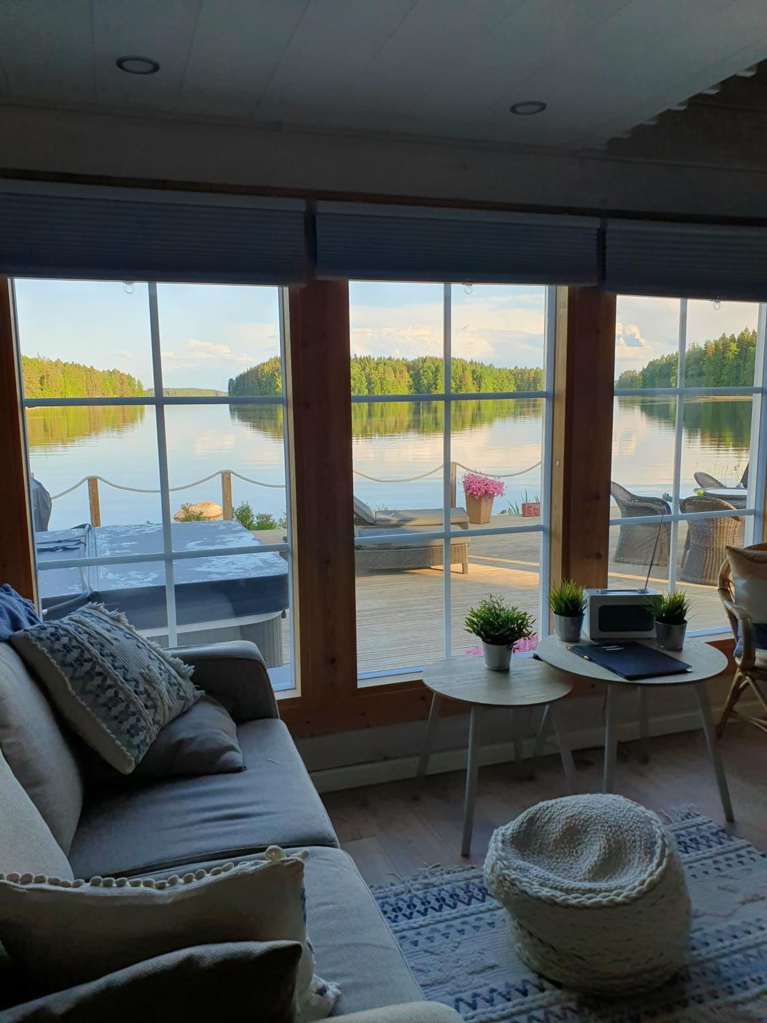 Stunning Log Cabin 45M2 On The Shore Of Kallavesi. Kuopio Bagian luar foto