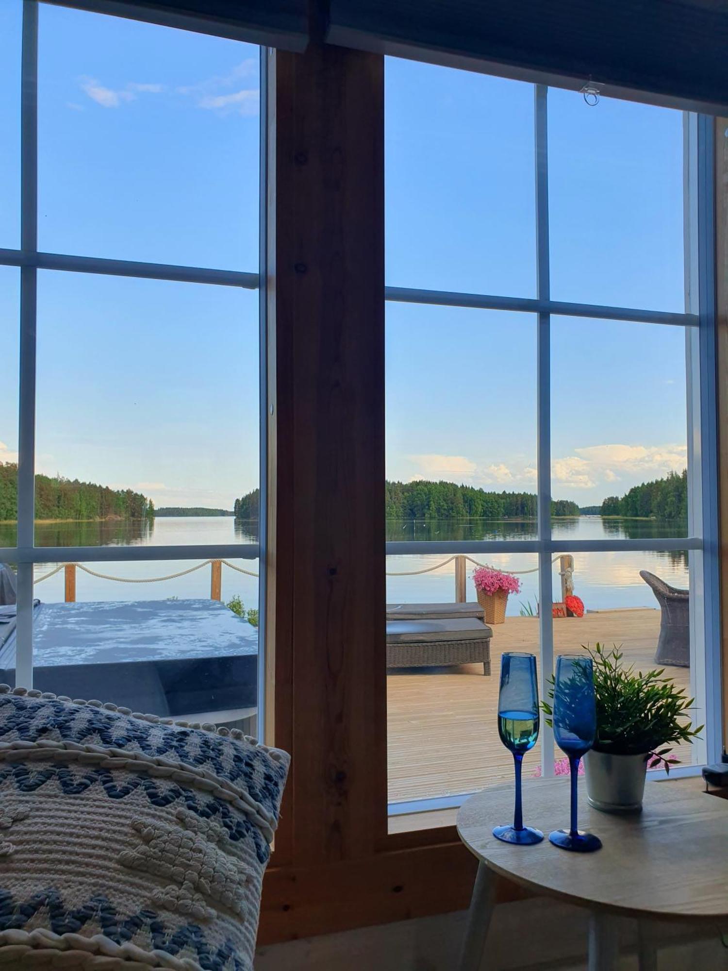 Stunning Log Cabin 45M2 On The Shore Of Kallavesi. Kuopio Bagian luar foto